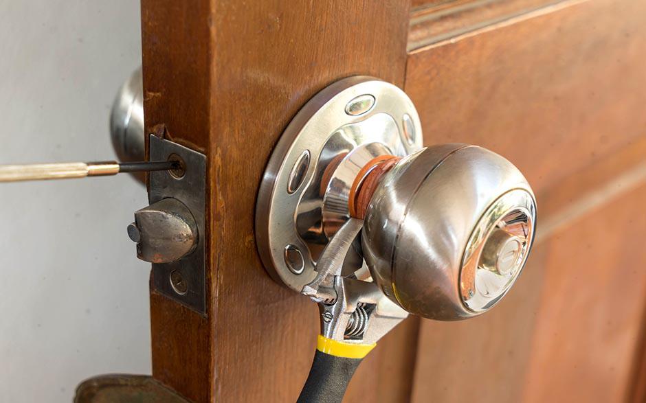 changer barillet porte Istres