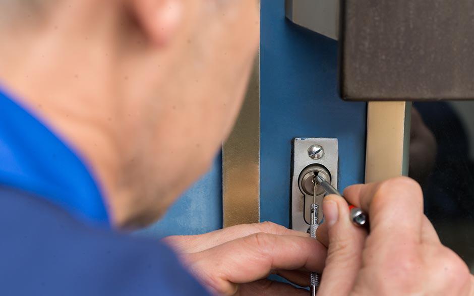 serrure porte chambre Persan